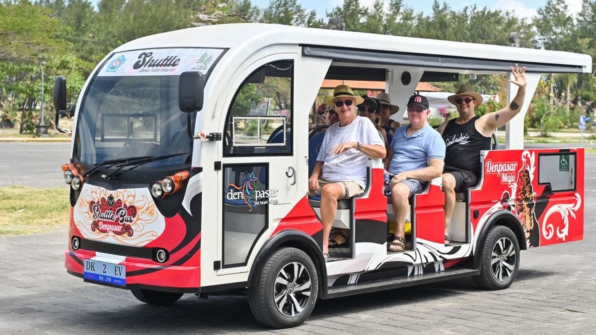 featured image for post WRI – Pilot Project: Electric Shuttle Bus in Sanur